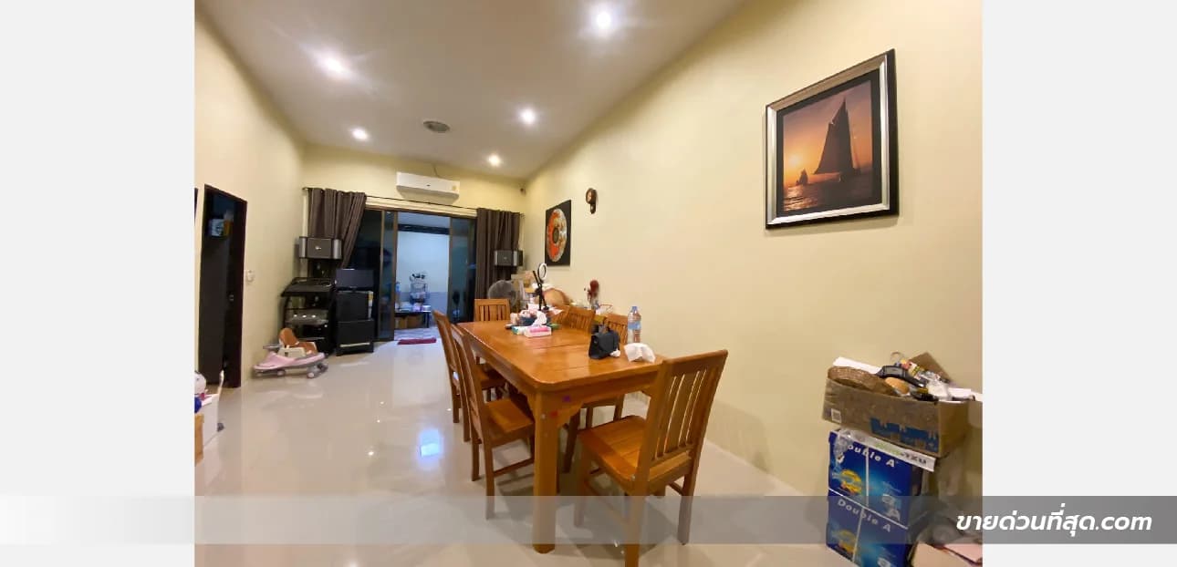 ขายทาวน์โฮม 3 ชั้น ตั้งอยู่ ซ.ลาดพร้าว 41 (ภาวนา ซ.5) เนื้อที่ 32 ตร.ว. 3