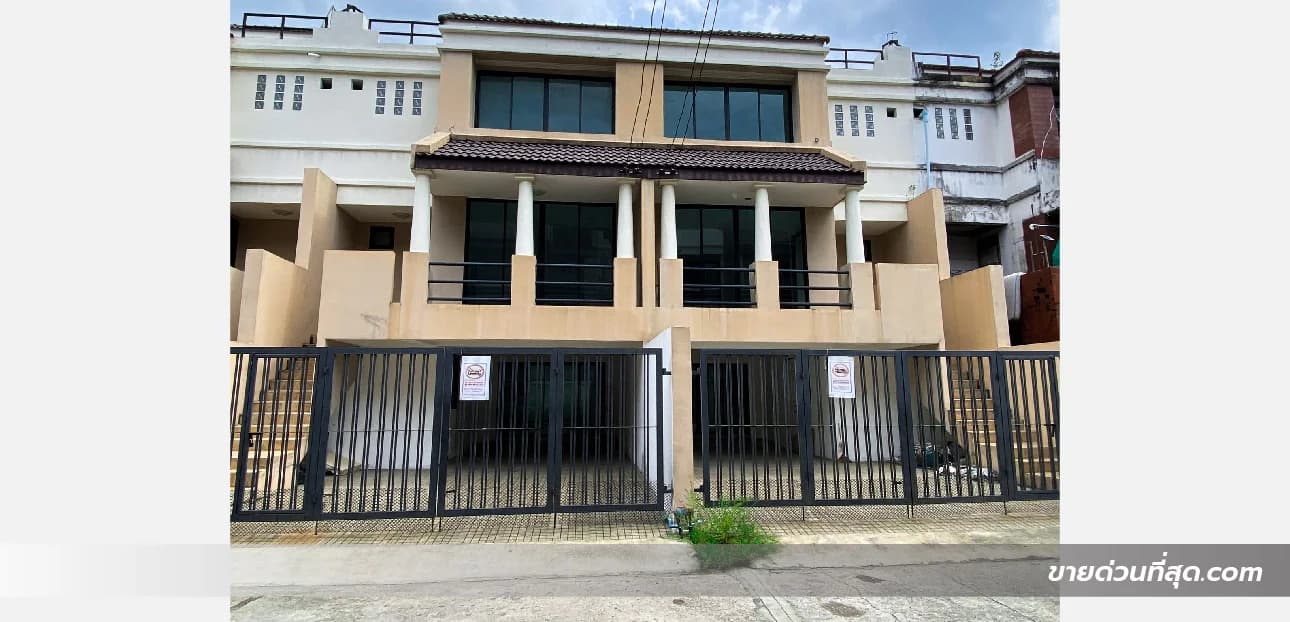 ทาวน์โฮม 3 ชั้น 2 หลังติดกัน ซ.ลาดพร้าว41 แยก 6-9 เนื้อที่ 32 ตร.ว.ขายแยกหลังได้ 1