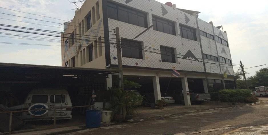 ขายอาคารพาณิชย์ 3 ชั้นพร้อมบ้านเนื้อที่ 125 วา หมู่บ้านวังทองฯ หลังเซียร์รังสิต 4