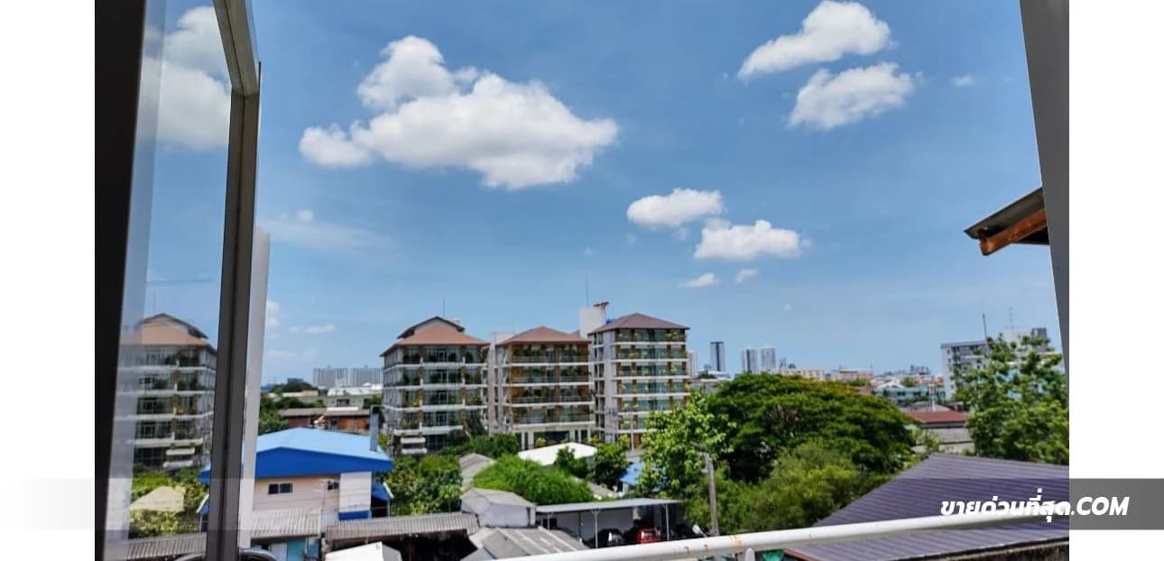 ขายอาคารพาณิชย์ 4.5 ชั้น 24 ตร.ว. ซ.ศรีนครินทร์ 42 ปากซอยตรงข้ามซีคอนฯ 3