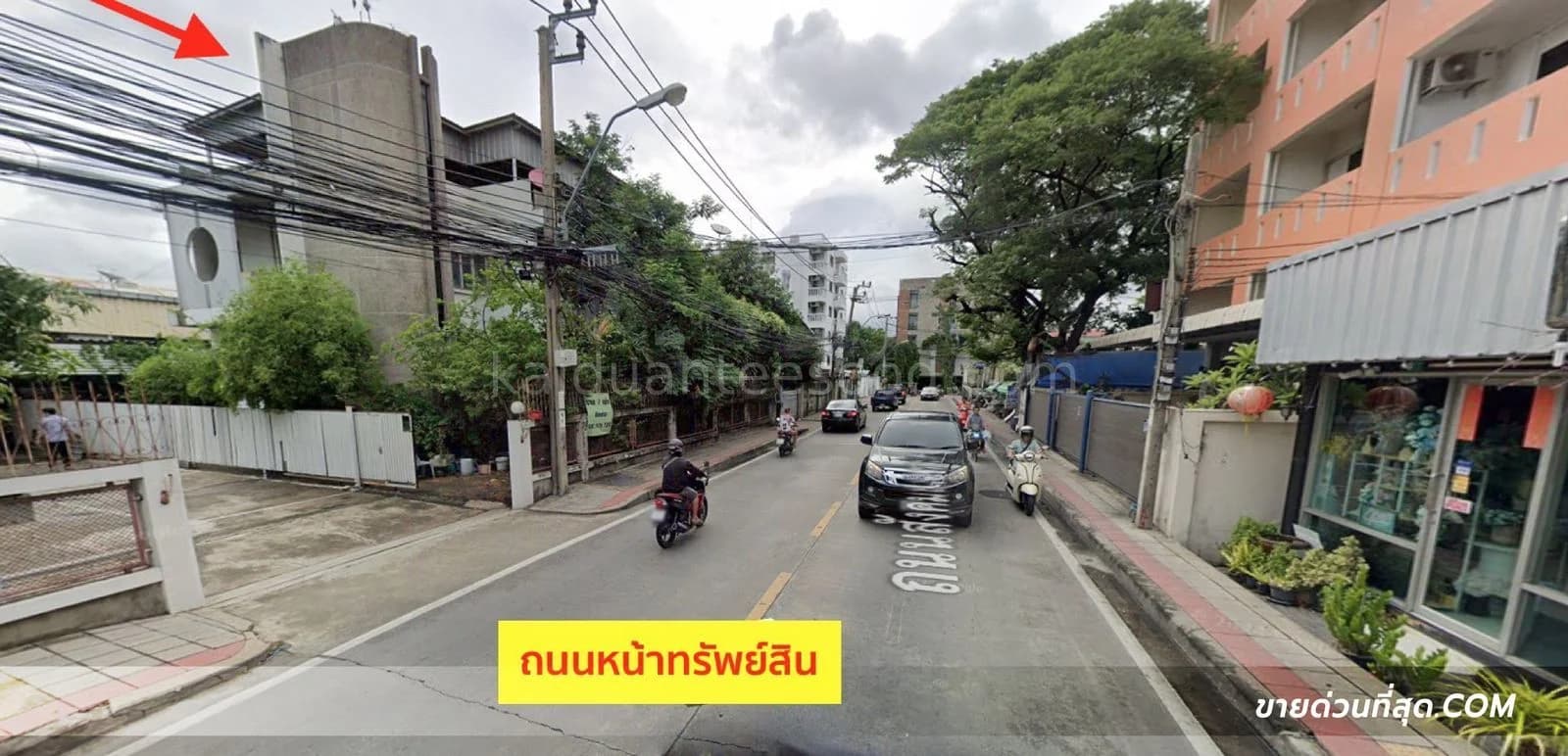 Three-story building for rent, located on Sangkomsongkroh Road (opposite Soi 35), with a land area of ​​107 square wa. 5