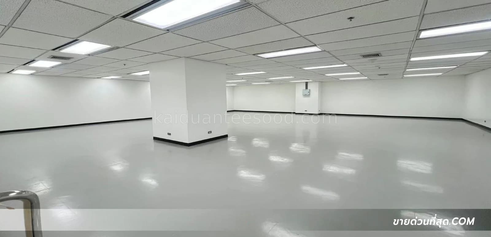 Office space for rent located in Sermmitr Building, Asoke, 419 sq.m. 4