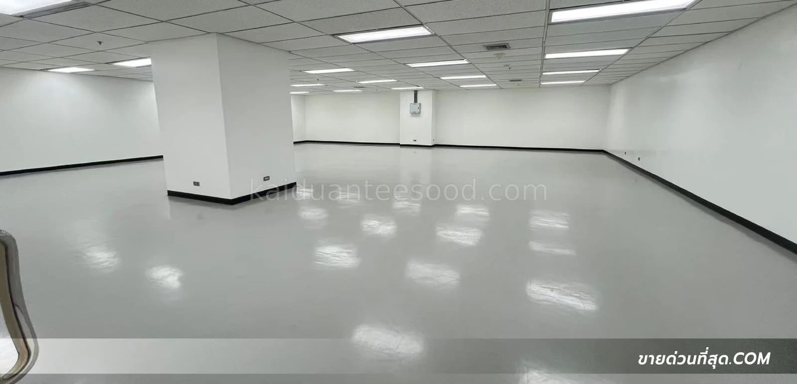 Office space for rent located in Sermmitr Building, Asoke, 419 sq.m. 5