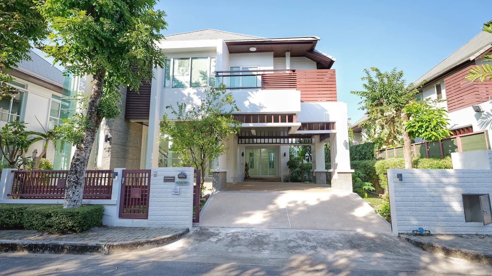 ขายบ้านเดี่ยว 2 ชั้น 95 ตร.ว. หมู่บ้านบลูลากูน1 ติด ถ.กาญจนาภิเษก ใกล้เมกาบางนา 1