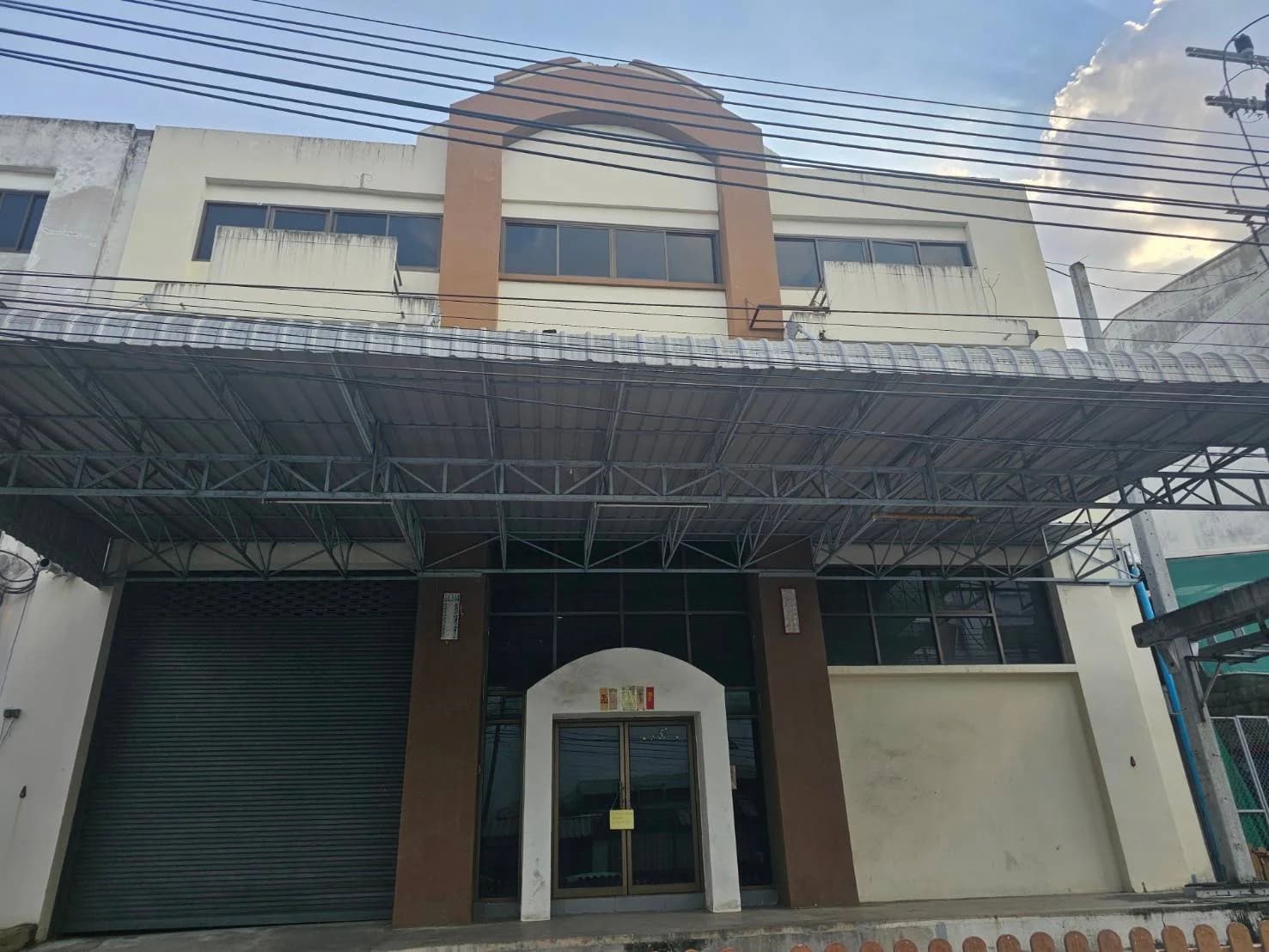 ขายโกดัง 3 ชั้น ขนาด 145 ตร.ว. ใกล้ถนนบางนา-ตราด กม.24 และนิคมอุตสาหกรรมบางพลี 1