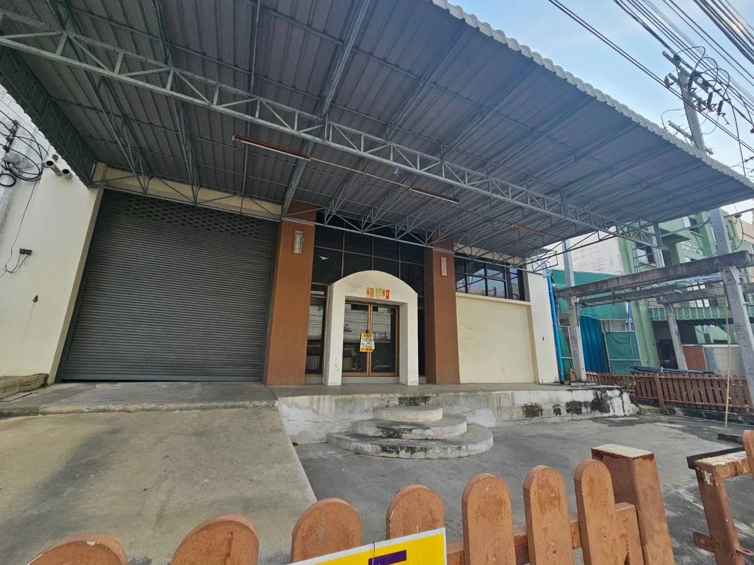 ขายโกดัง 3 ชั้น ขนาด 145 ตร.ว. ใกล้ถนนบางนา-ตราด กม.24 และนิคมอุตสาหกรรมบางพลี 2