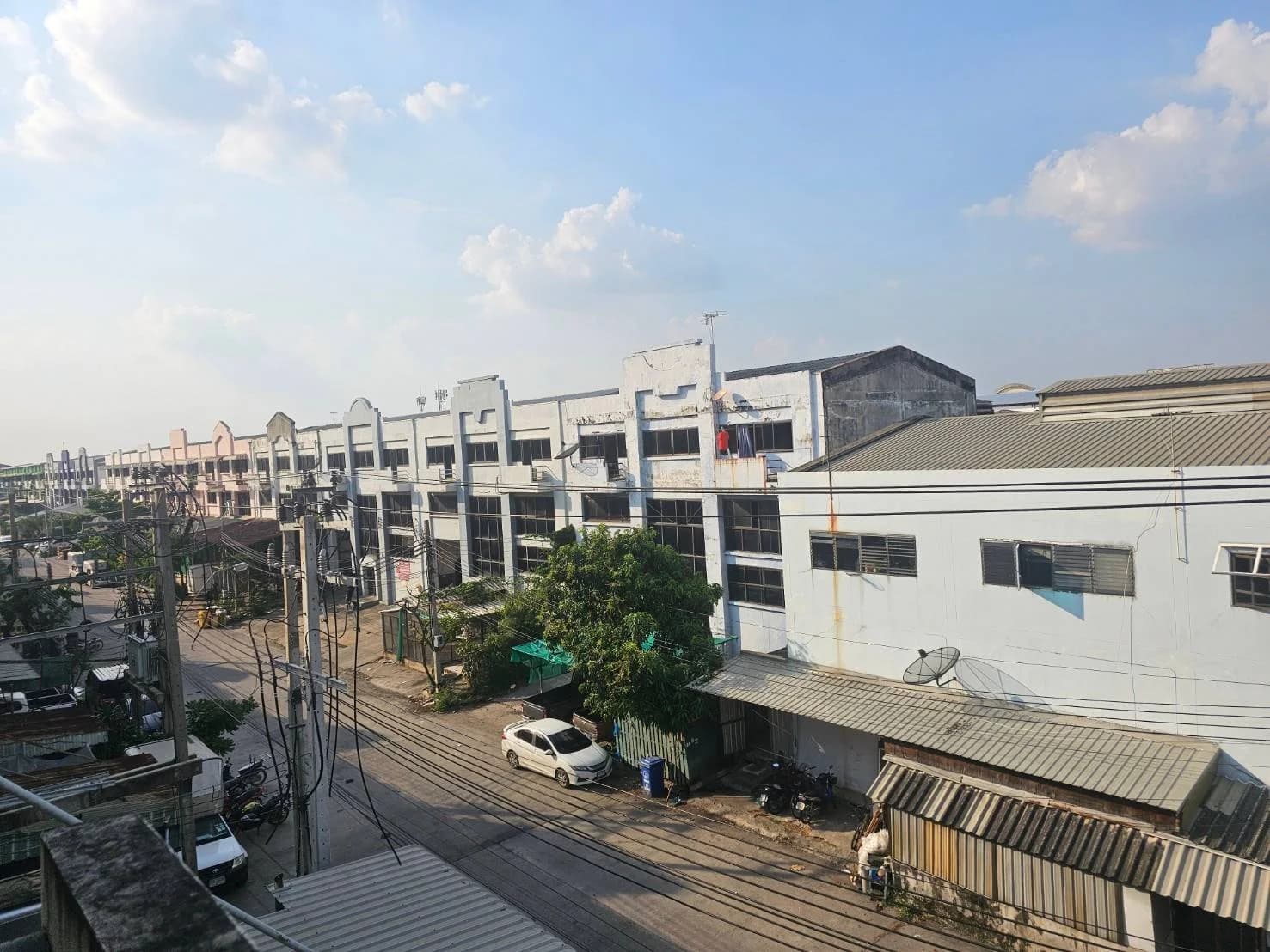 ขายโกดัง 3 ชั้น ขนาด 145 ตร.ว. ใกล้ถนนบางนา-ตราด กม.24 และนิคมอุตสาหกรรมบางพลี 3