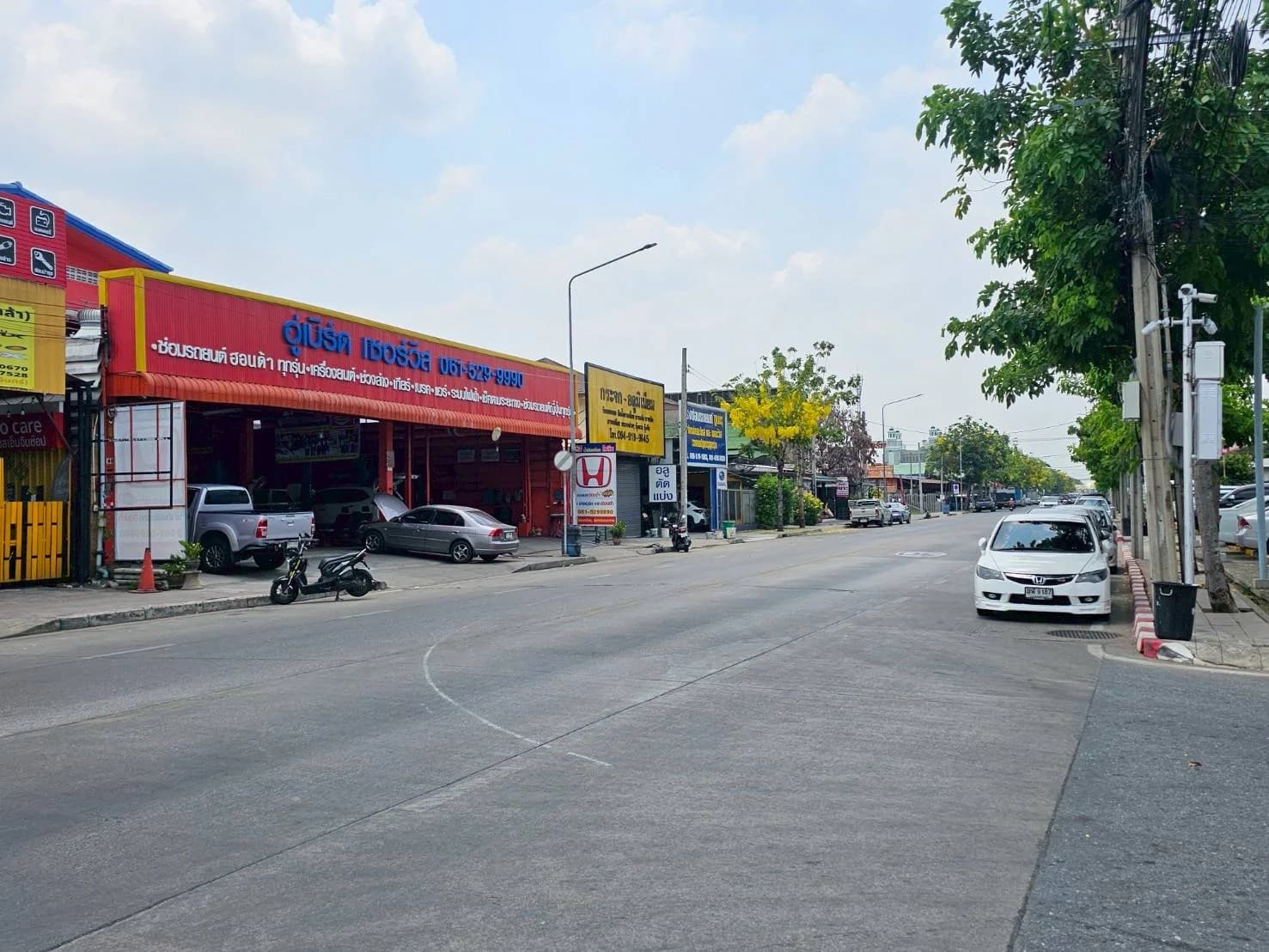 ขายที่ดิน 195 ตร.ว. ซ.เคหะร่มเกล้า 72 แยก 4 ใกล้โรงเรียนนานาชาติร่วมฤดี 5