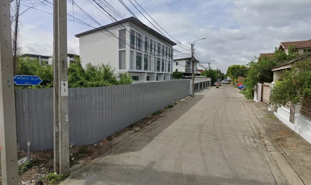 ขายที่ดิน 110.80 ตร.ว. ซ.สตรีวิทย์ 2 ซ. 29 แยก 4 ทะลุ ถ.โชคชัย4 1