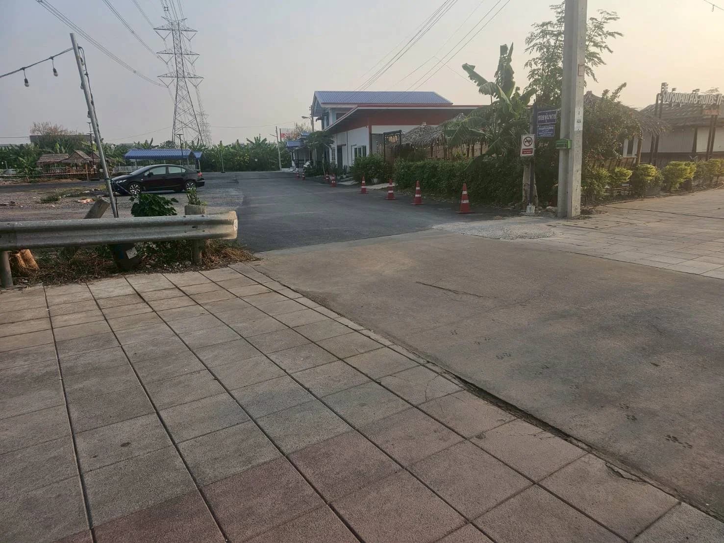 ขายที่ดิน 200 ตร.ว. ซ.ศรีนครินทร์-ร่มเกล้า 42 ถ.กรุงเทพกรีฑา ใกล้เดอะพาซิโอมอลล์ 3
