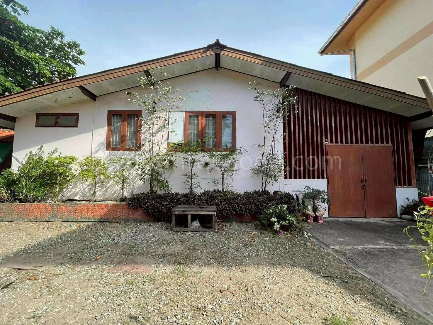 ขายบ้านพร้อมที่ดิน ขนาด 128 ตร.ว. ถนนบางแสนสาย 2 ซอย 15 ใกล้ ทะเลบางแสน 1