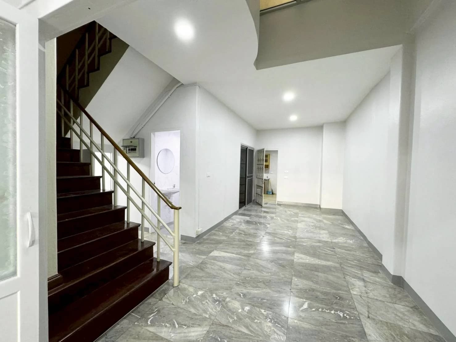 ขายทาวน์เฮาส์ 4 ชั้น 31.5 ตร.ว. หมู่บ้านวราธรวิลล์ พัฒนาการ44 ใกล้โลตัส พัฒนาการ 3