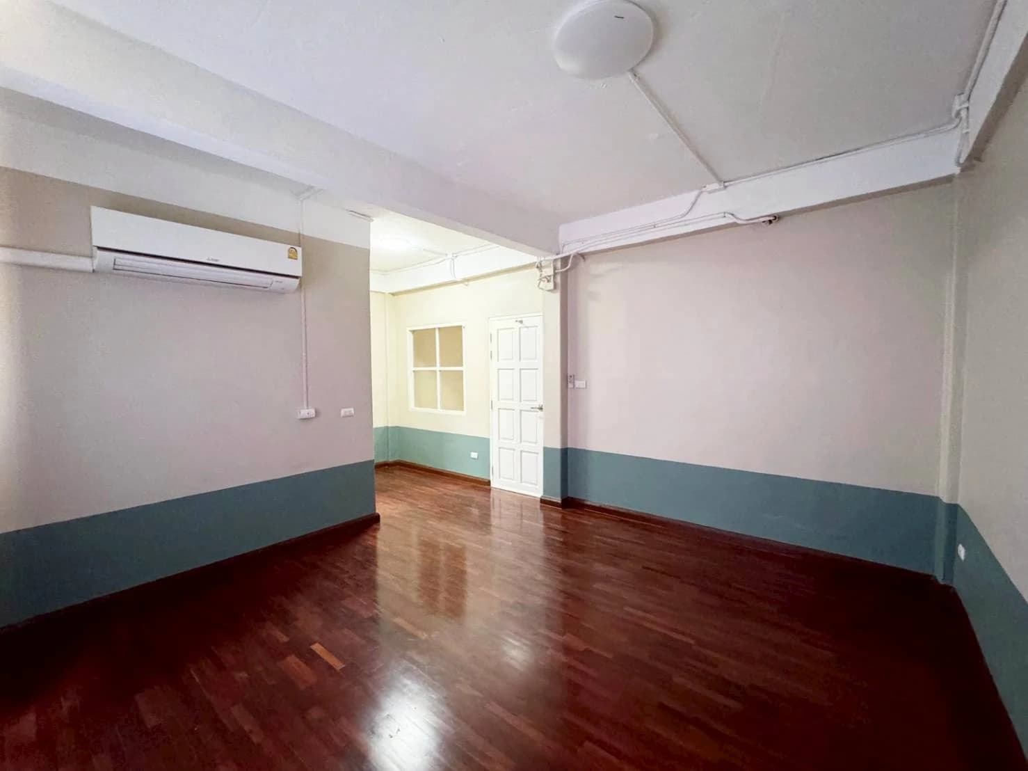 ขายทาวน์เฮาส์ 4 ชั้น 31.5 ตร.ว. หมู่บ้านวราธรวิลล์ พัฒนาการ44 ใกล้โลตัส พัฒนาการ 4