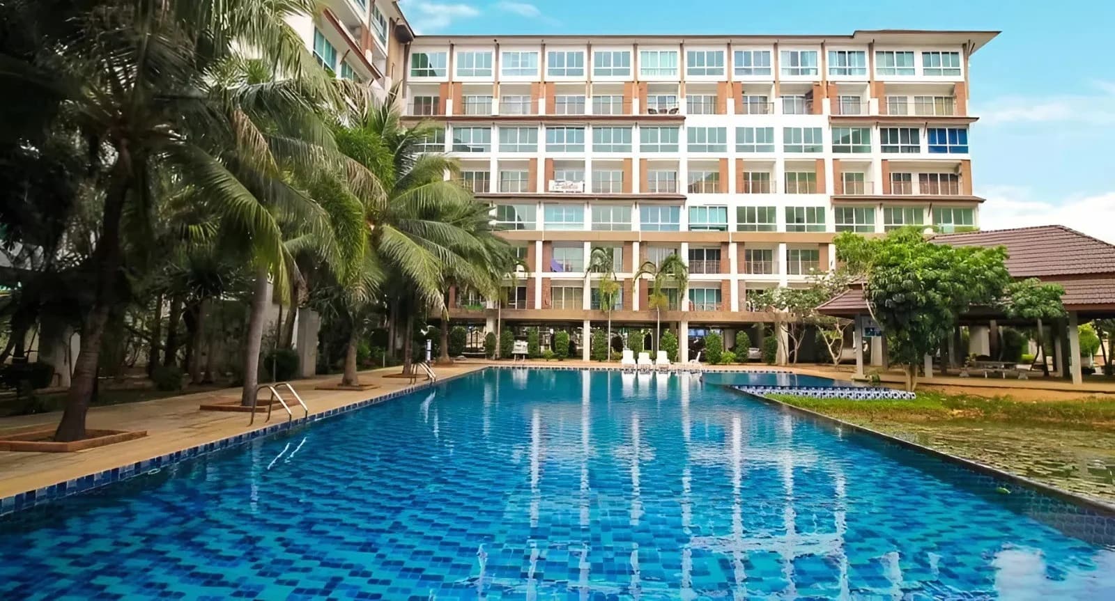 ขายคอนโด เอดี บางเสร่ เลค แอนด์ รีสอร์ท 25.10 ตร.ม. ใกล้หาดบางเสร่ อ.สัตหีบ 1