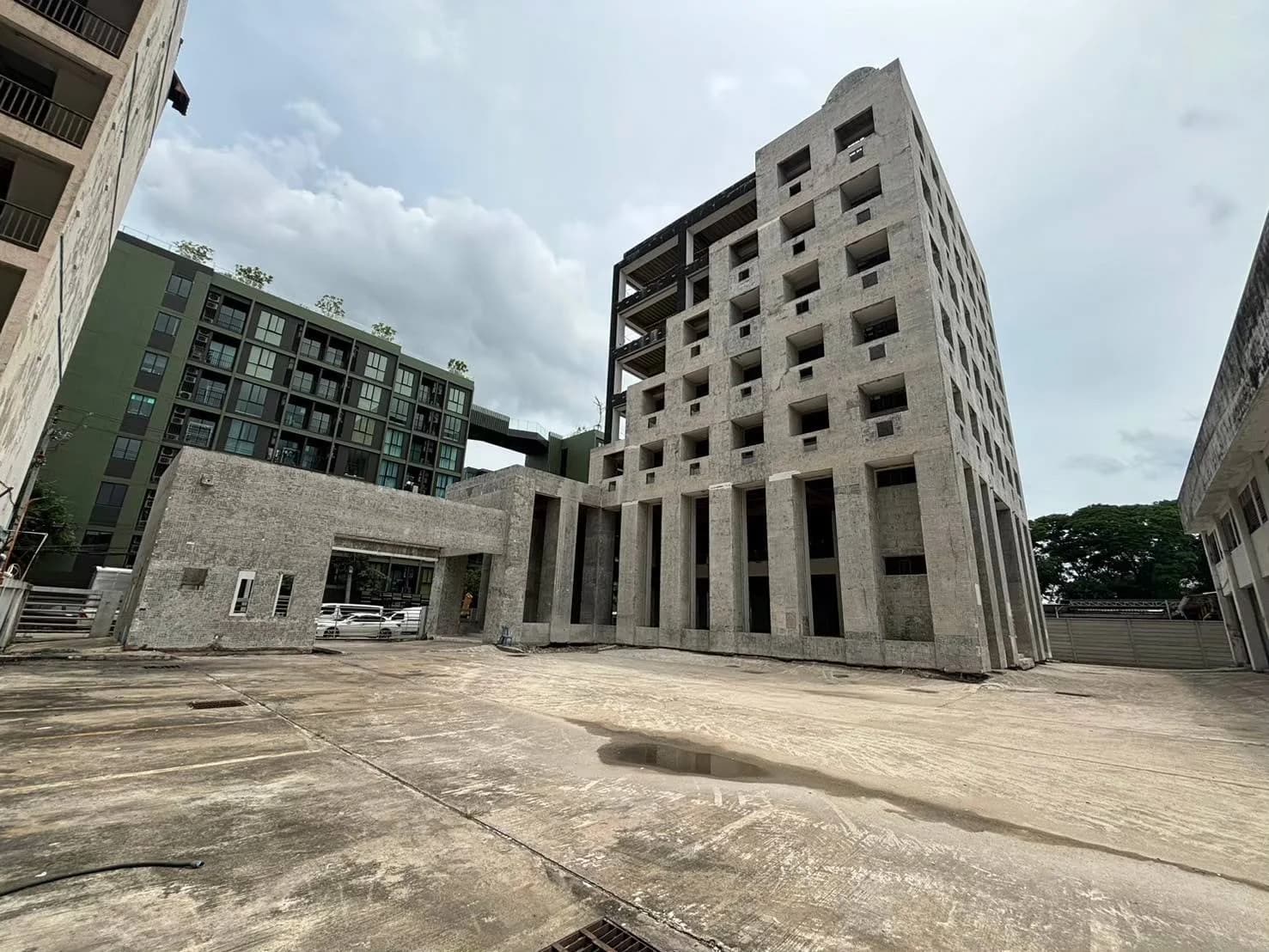 ขายและให้เช่าอาคาร 7 ชั้น พร้อมโกดัง 1 ไร่ 2 งาน 0 ตร.ว. ในซอยสุภาพงษ์ 3 1