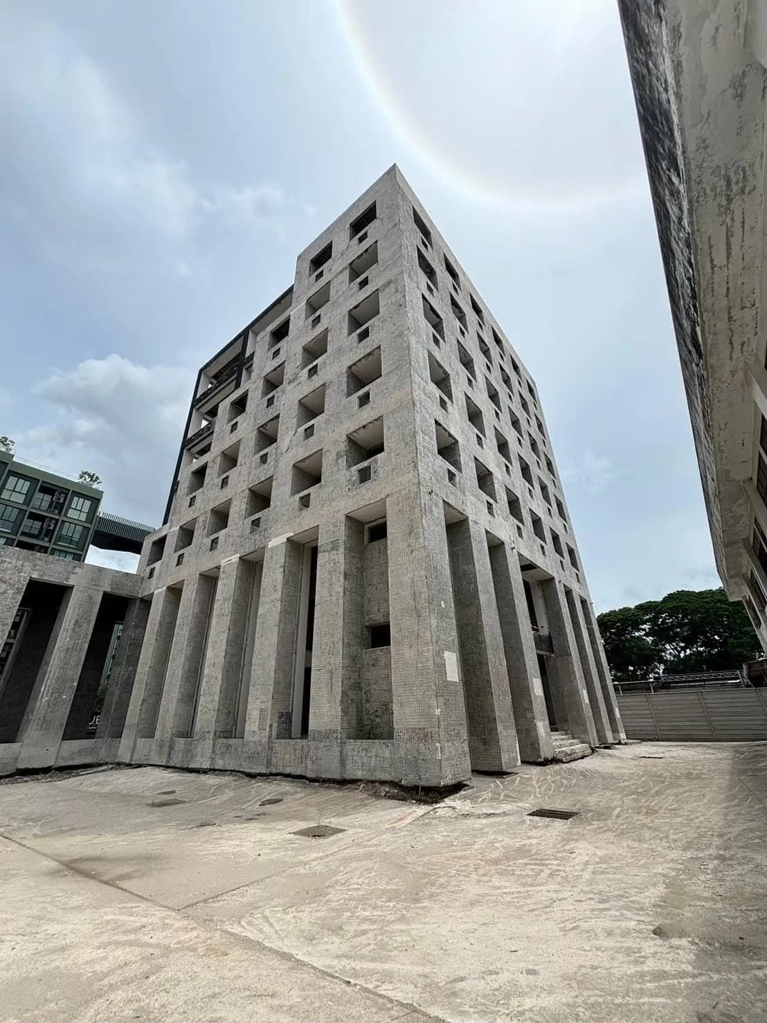 ขายและให้เช่าอาคาร 7 ชั้น พร้อมโกดัง 1 ไร่ 2 งาน 0 ตร.ว. ในซอยสุภาพงษ์ 3 2