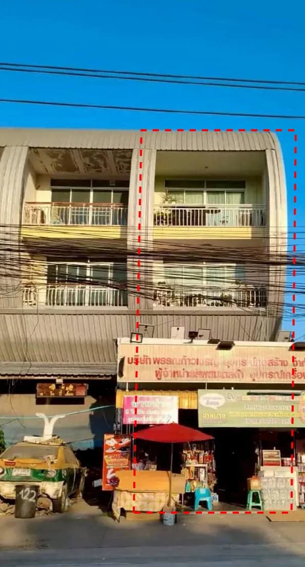 ขายตึกแถว 3 ชั้น พร้อมชั้นลอยเก็บของอีก 1 ชั้น 43.2 ตร.ว. ซอย สุภาพงษ์ 1 แยก 6 1