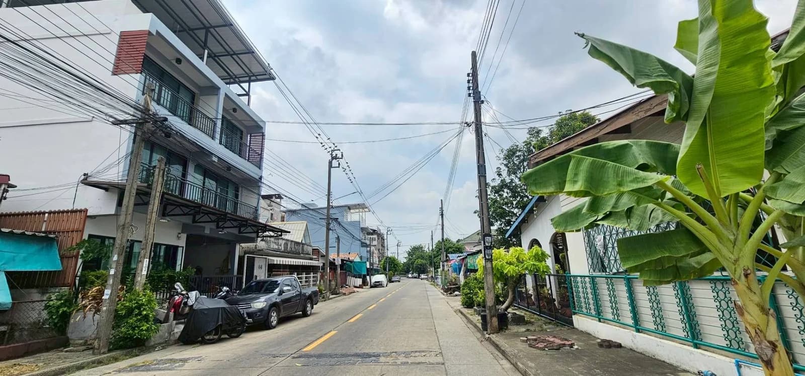 ขายอพาร์ตเมนต์ 3 ชั้น 52 ตร.ว. ใกล้ รร.ศรีพฤฒา และตลาดหมู่บ้านนักกีฬาแหลมทอง ซ.7 4