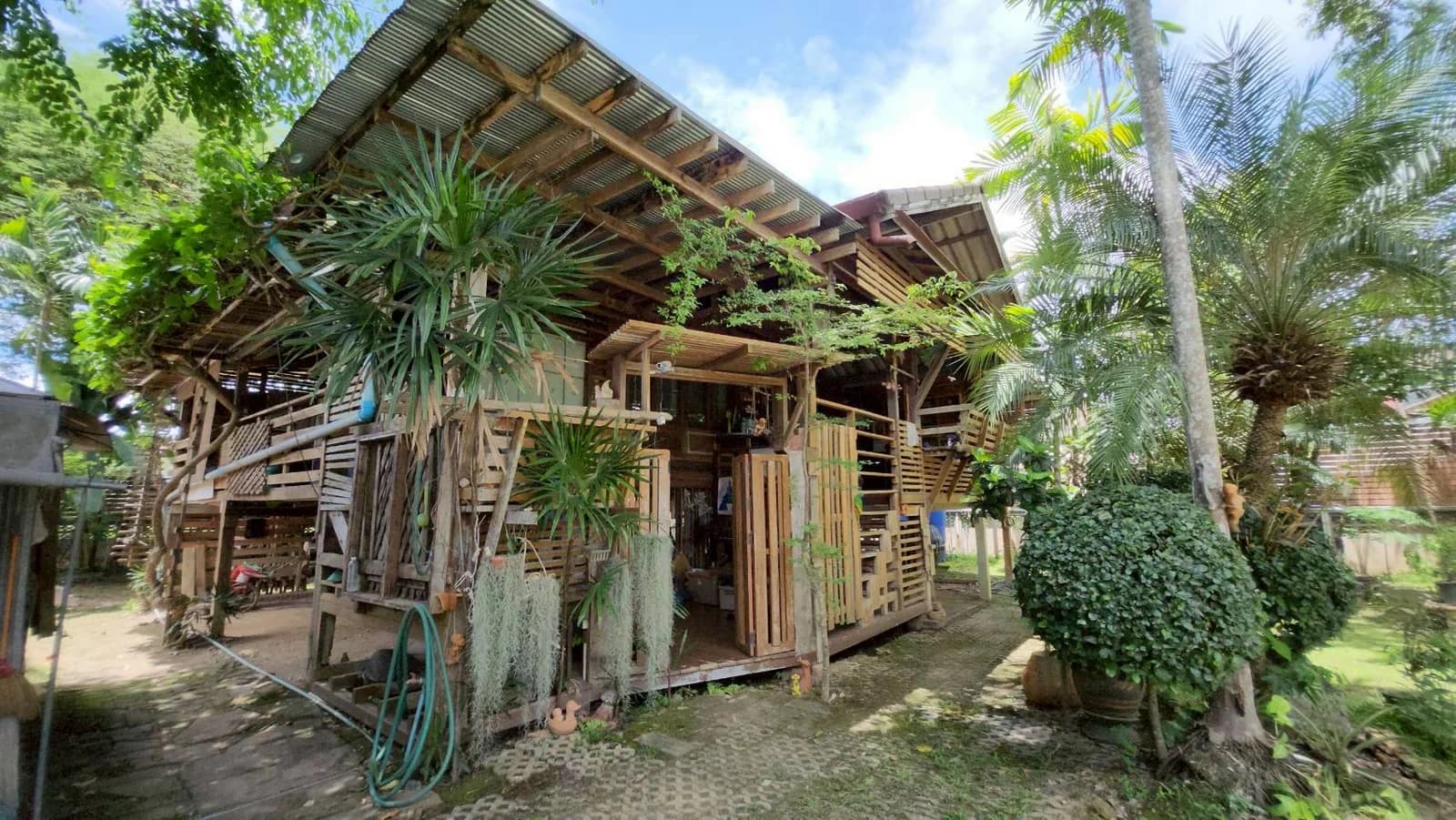 Land with Buildings for Sale, 1 Rai 2 Ngan 38.2 Sq.w., Near Chiang Rai 4