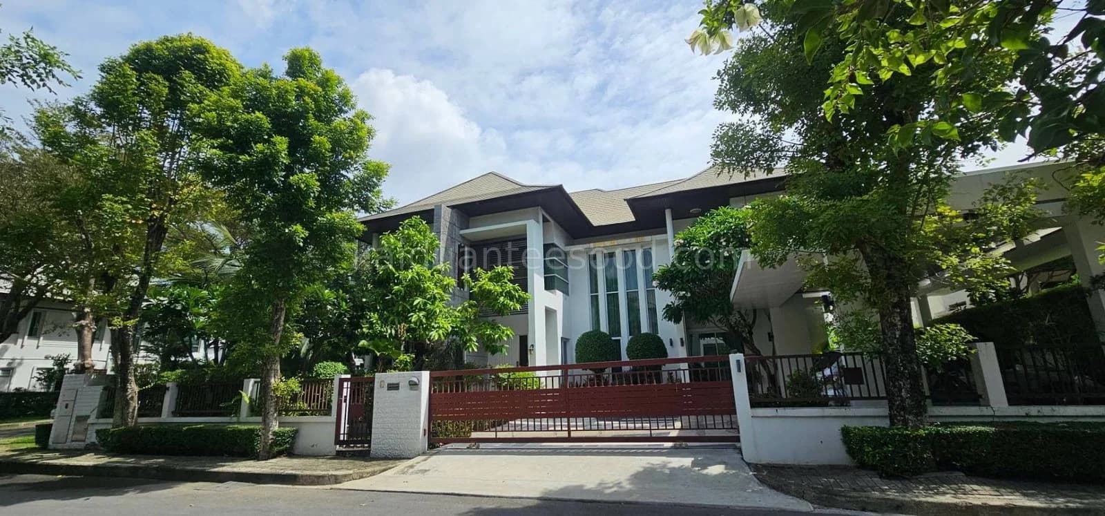 ขายบ้านเดี่ยว 134.70 ตร.ว. หมู่บ้านบลูลากูน 1 (Blue Lagoon 1) ใกล้เมกาบางนา 1